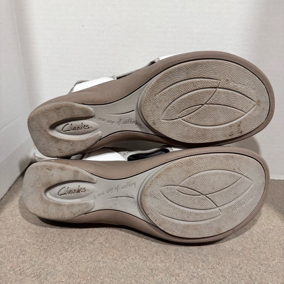 Clarks Women’s White Adjustable Strappy Leather Walking Sandals Size 12 - Picture 8 of 9